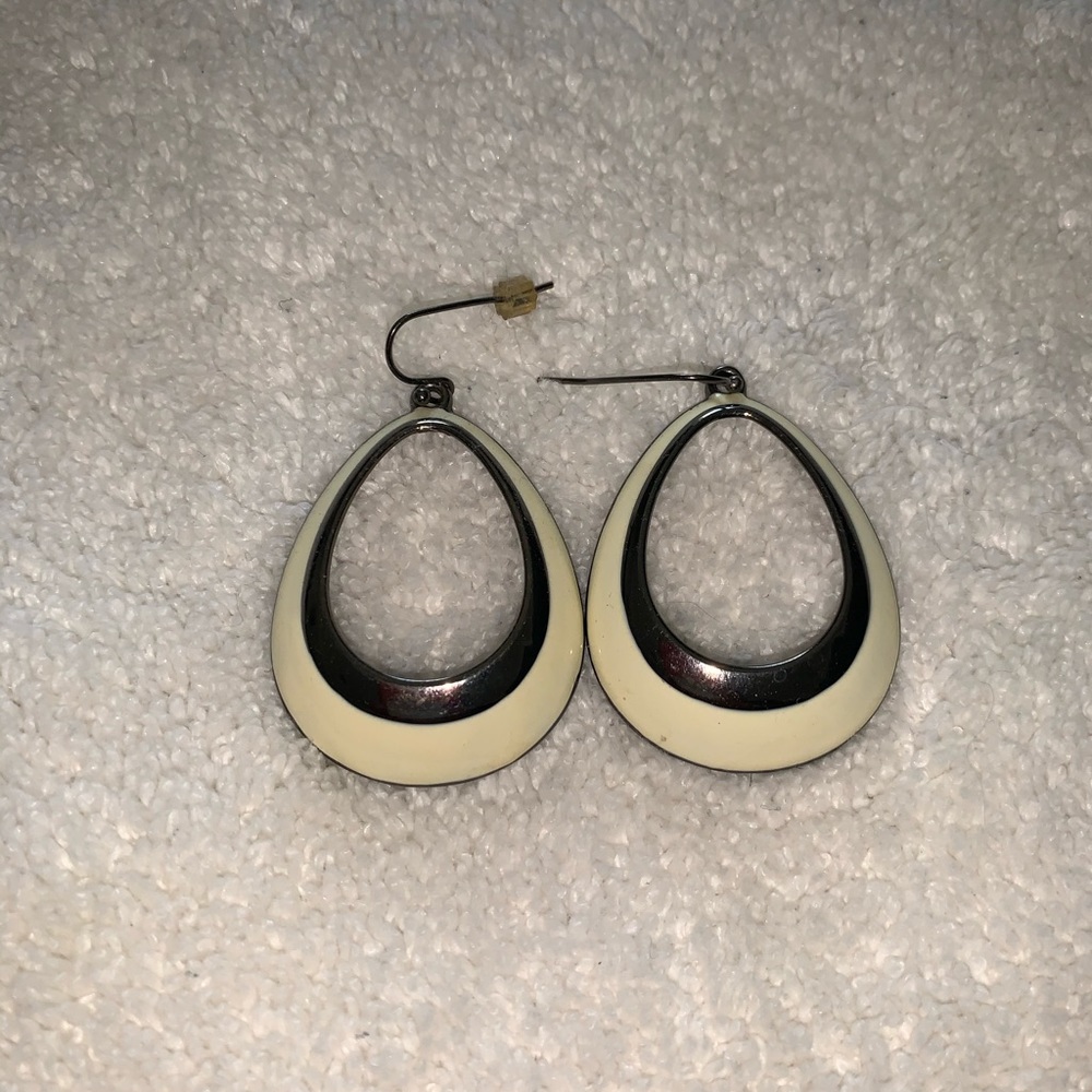💜 3 for $20 Deal Hoop earrings